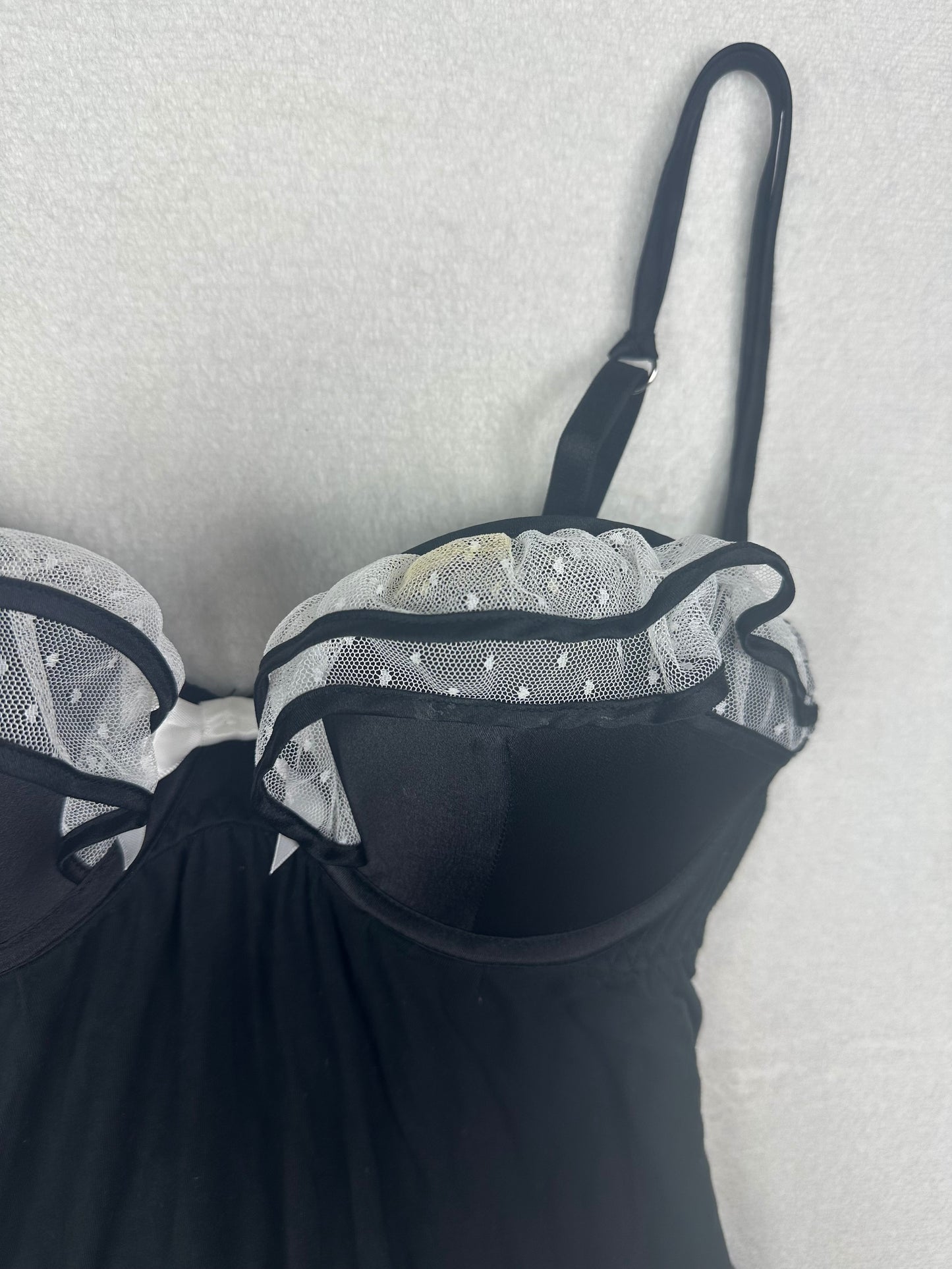 Victoria’s Secret Black & White Soft Open Back Babydoll 34B