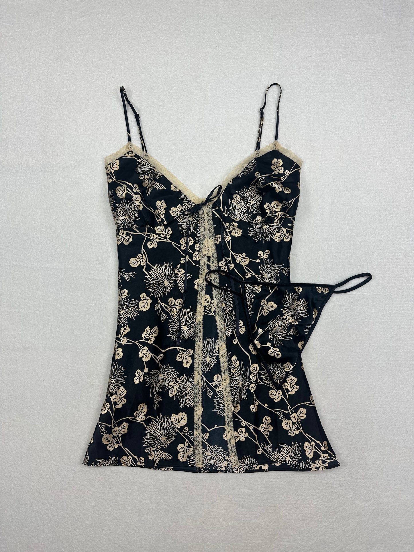 Victoria’s Secret Black & Gold Floral Open Front Slip Set L